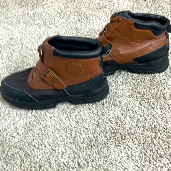 Polo Ralph Lauren boys boots. Has some wear but still a lot of life. - Picture 3 of 6